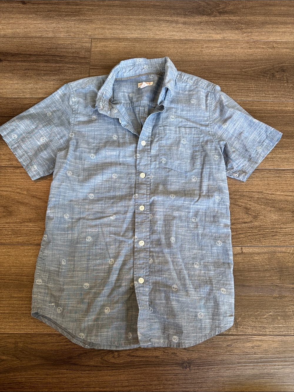 Boys Cat & Jack button down short sleeve shirt - denim style with peace signs